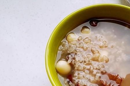 五豆莲子粥的做法