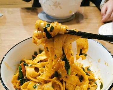 品诺油泼面做法