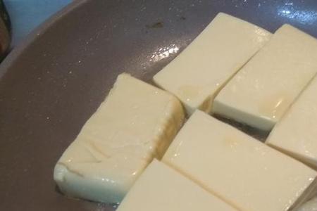豆腐买回来放一晚上有点苦