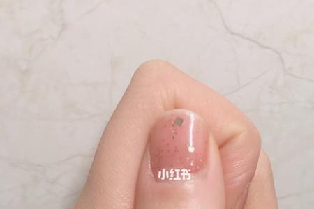 医院保洁上班可以涂指甲油吗