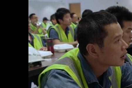 人间世58集送吕川时唱的哪首歌