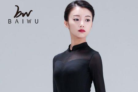 穿着舞蹈连体服如何上厕所