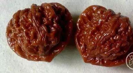 核桃盘一会就红不盘就发白