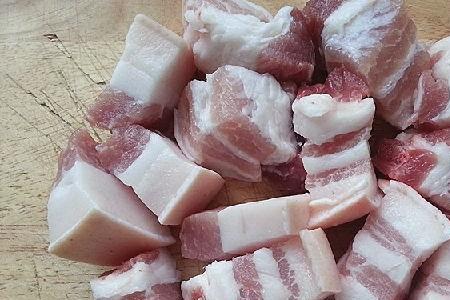 卤方块五花肉的做法