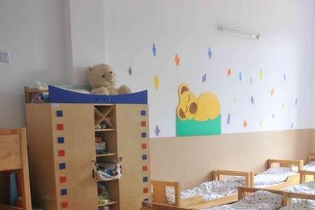 幼儿园阶梯式床哪层好