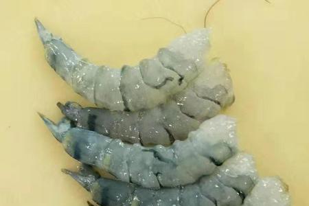 生虾仁是什么颜色的