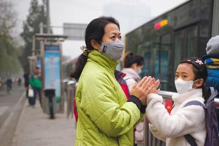 大人戴口罩亲宝宝有影响吗