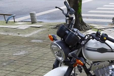 铃木酷飚150轮胎可以改宽胎