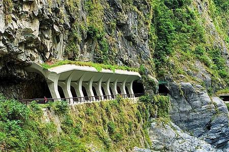 峡谷间是什么意思