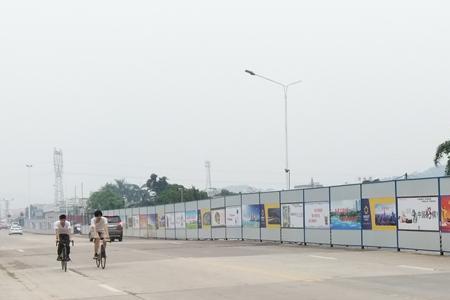 工地围挡广告布粘贴流程