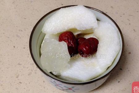 冰糖和梨可以生腌制吗