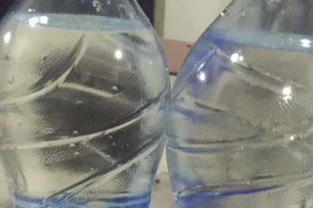 大瓶矿泉水什么意思