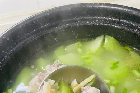 佛手瓜干煲汤的做法