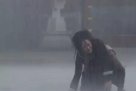 外面下雨了是什么梗