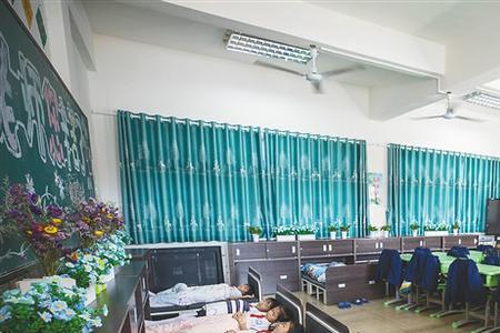 学校午休床的费用是家长出吗