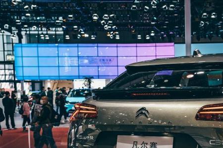 凡尔赛c5x定制专属徽章怎么用
