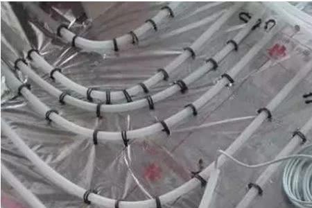 电线穿管拐弯怎么处理