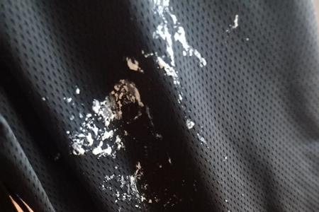 怎么能洗掉鞋上的泡沫胶