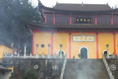 九华山月身宝殿怎么上去