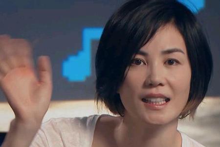 王菲为什么夹着嗓子唱歌