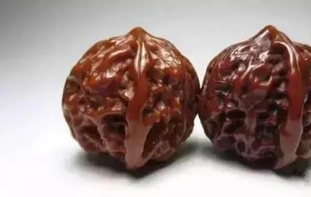 核桃盘发粘了要直接刷吗