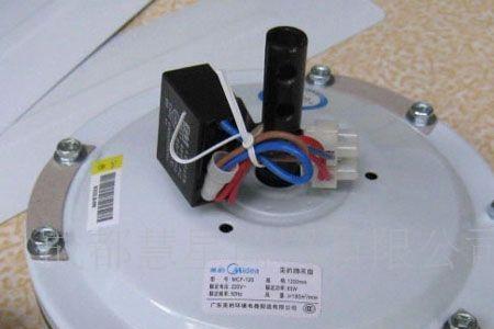 小吊扇一跳一跳的啥原因
