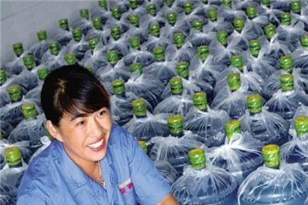 矿泉水怎么找厂家拿货