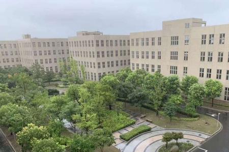 上海医疗器械学院是几本