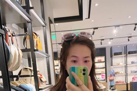 承德有蔻驰店铺吗