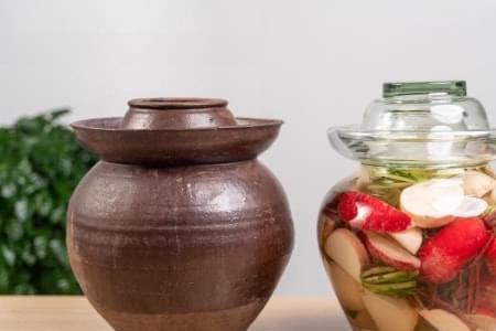 泡菜里生花放红洒行吗