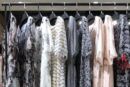 淘宝直播桑蚕丝衣服为啥便宜