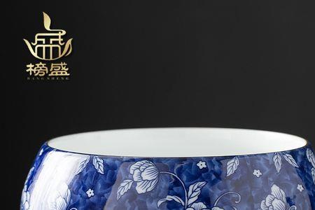 青花瓷茶盘和茶洗哪个实用