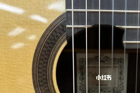 双面板古典吉他的优缺点