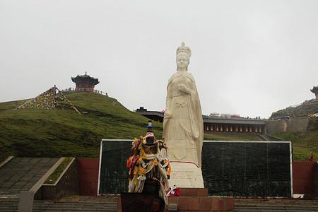 青海的文成公主墓设在那