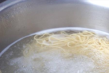 煮面锅关火以后有很大臭味