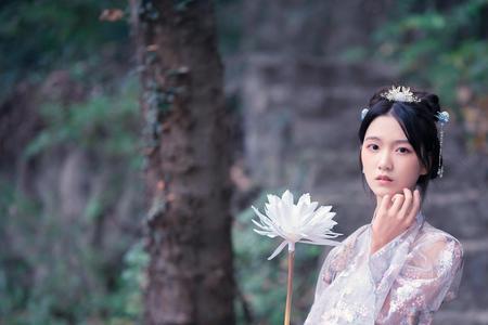 总把新人换旧颜这句出自哪里