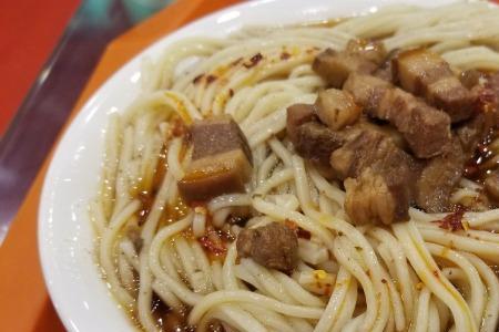 昔阳红烧肉面的做法