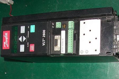 丹佛斯2900变频器显示故障码e7
