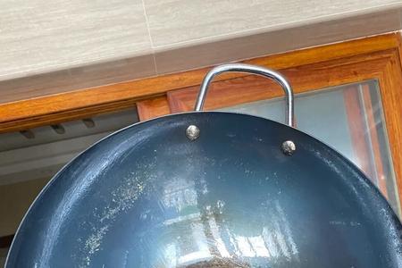 炒饭用生铁锅还是熟铁锅