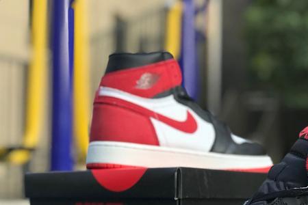 aj1波尔多酒红色og和gs的区别