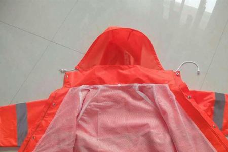 塑料跟牛津布雨衣材质哪个好