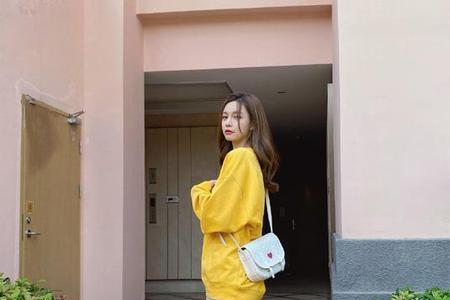 穿裙子穿运动鞋配什么袜子好看