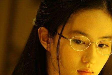隐形女演员