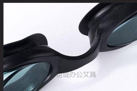 游泳镜怎么收纳
