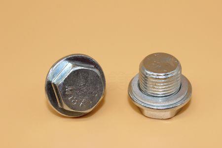 机油放塑料油螺丝多久换一次