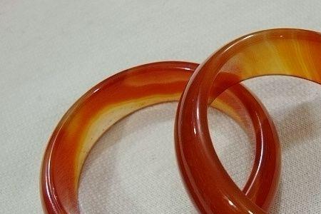 玛瑙手镯宽边和细边哪个好