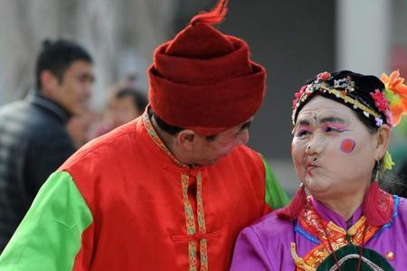 订婚叫媒人吗