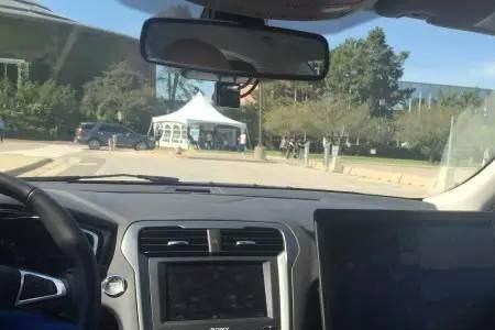 一个人去看车正常吗