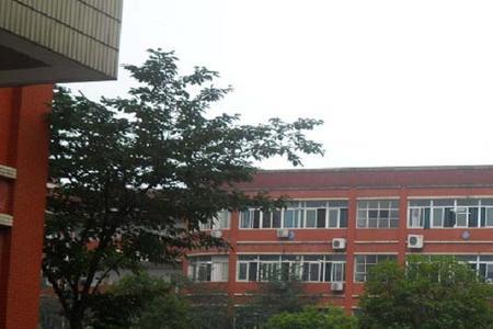 重庆一中寄宿学校好吗