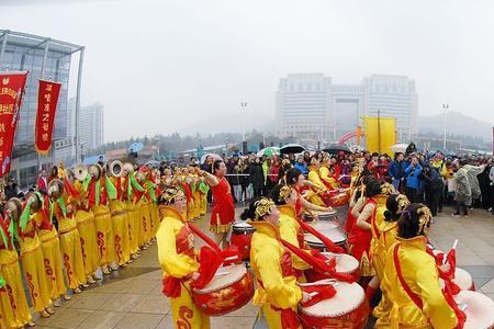 鼓声咚咚表达什么